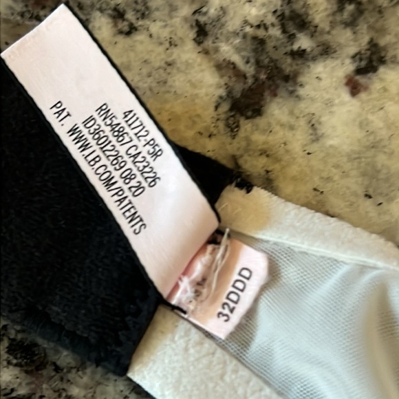 Victoria’s Secret Dream Angels lined semi 32DDD white lace - Picture 5 of 5